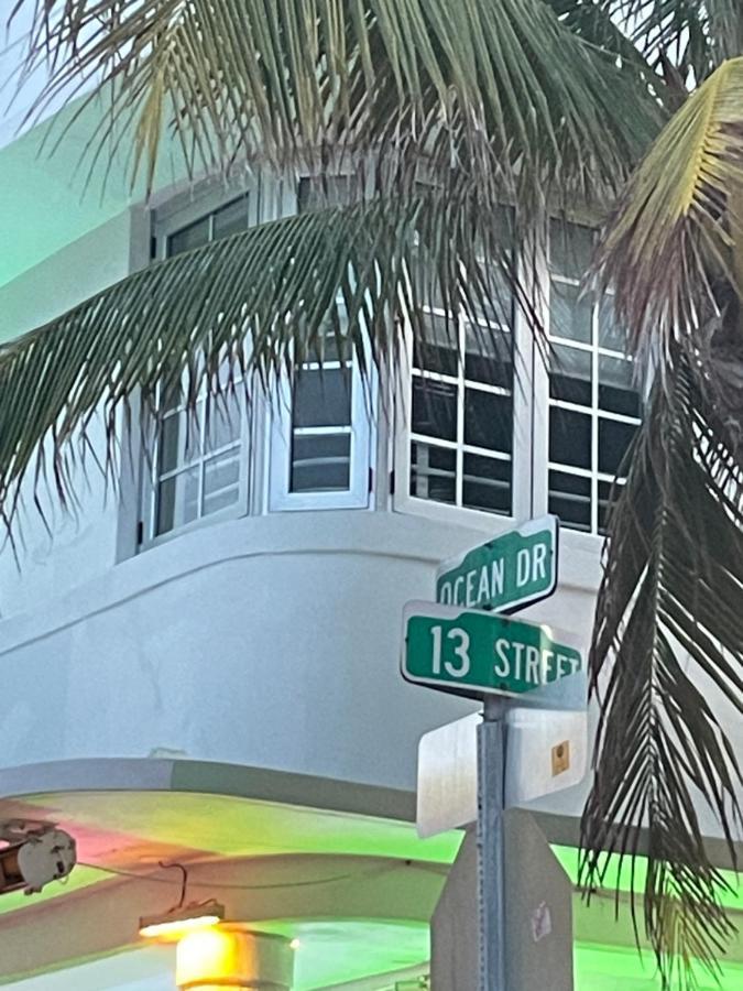 Beachfront Apt In Carlyle Hotel On Ocean Drive Miami Beach Buitenkant foto